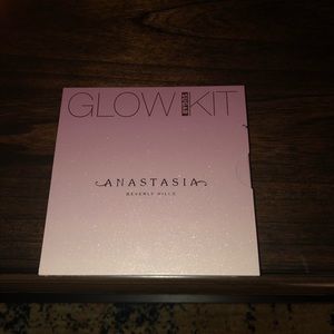 Anastasia Beverly Hills Glow Kit